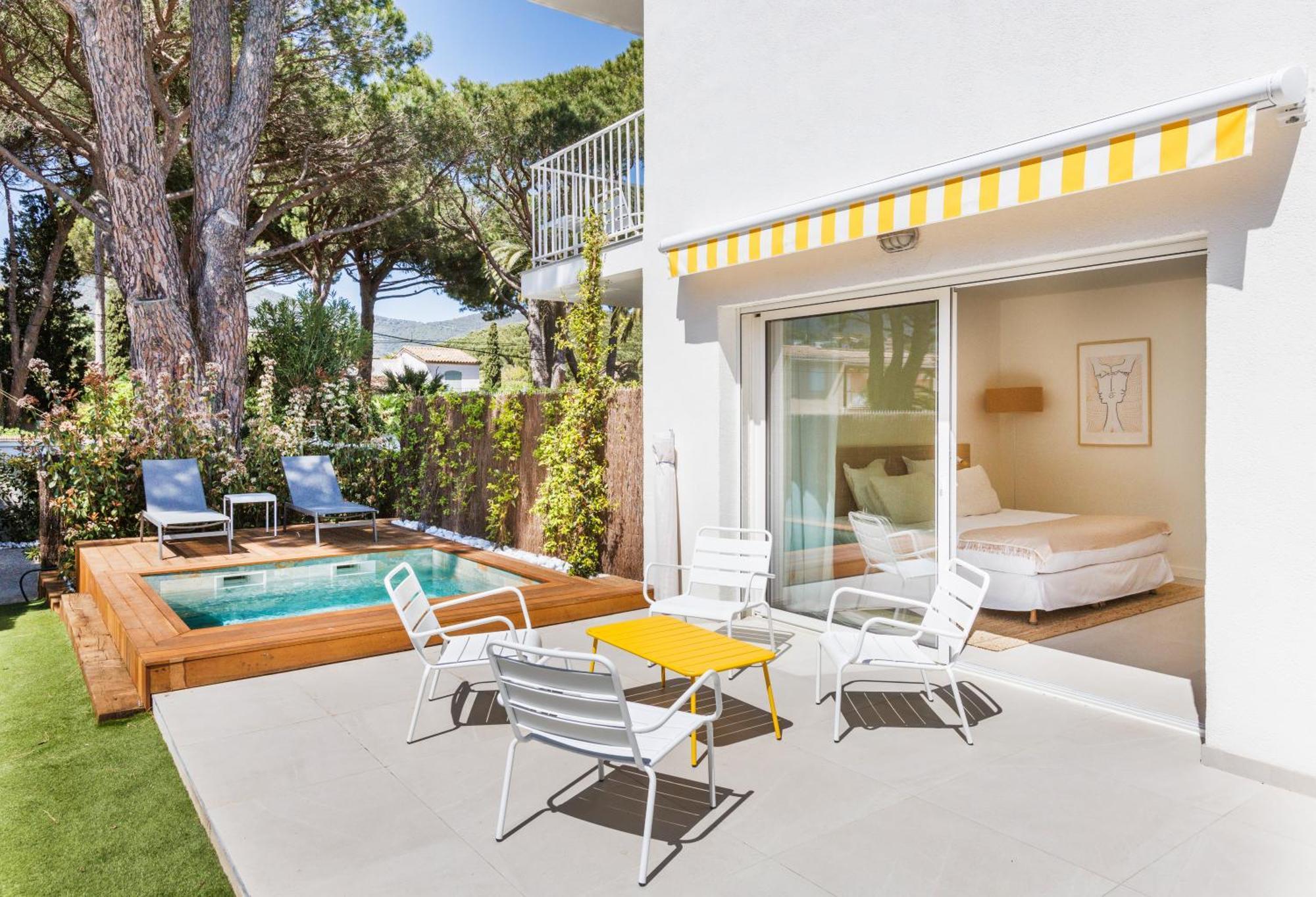 Belle Vue Hotel Cavalaire-sur-Mer Exteriör bild