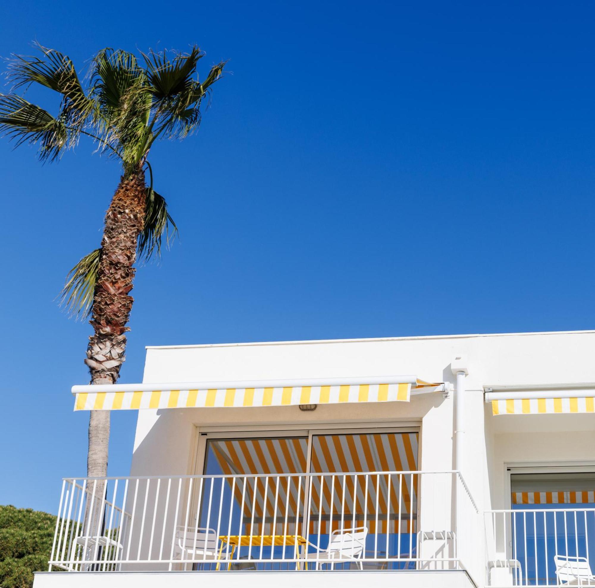Belle Vue Hotel Cavalaire-sur-Mer Exteriör bild